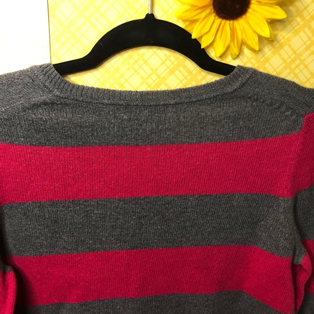 Gap Luxe Sweater V Neck Size Medium - Picture 5 of 10